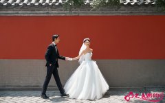 是买500的婚纱还是租1500的