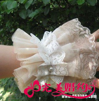 裸色宫廷腕饰