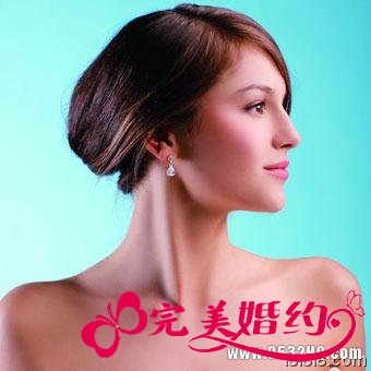 2013流行的新娘盘发发型  低矮发髻