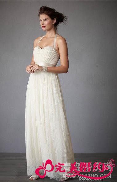 蕾丝吊带唯美婚纱