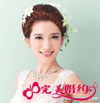 辫子盘头流行美新娘发型