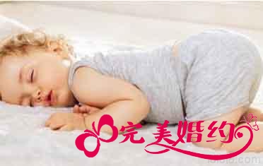 婴儿晚上睡觉不踏实怎么办 